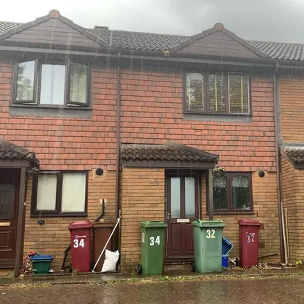 Rent this 2 bed townhouse on Mackender Court in North Lincolnshire, DN16 2JW