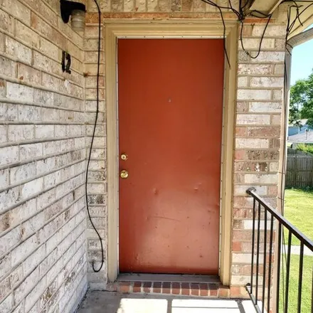 Rent this 2 bed townhouse on 5538 Concord Road in Helbig, Beaumont