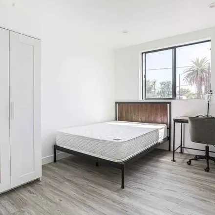 Image 1 - 1505 West 37th Street, Los Angeles, CA 90018, USA - Apartment for rent