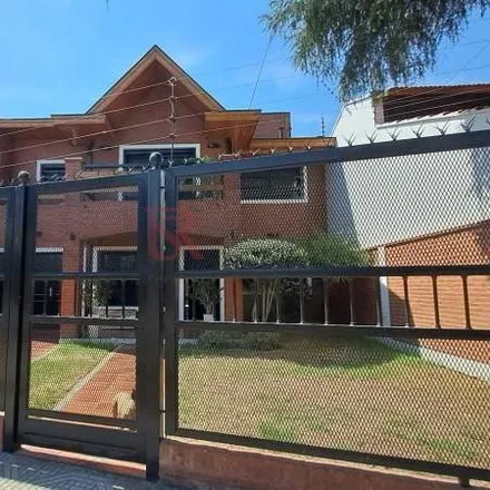 Buy this 4 bed house on Palma de Mallorca 4024 in Quilmes Oeste, 1886 Quilmes