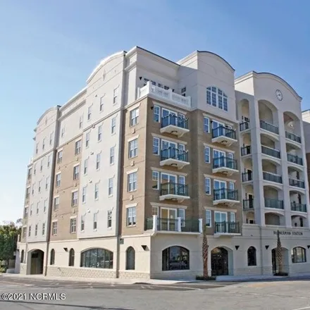 Rent this 2 bed condo on 182 Walnut Street in Wilmington, NC 28401