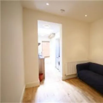 Image 4 - Kimberley Gardens, London, N4 1LE, United Kingdom - Apartment for rent