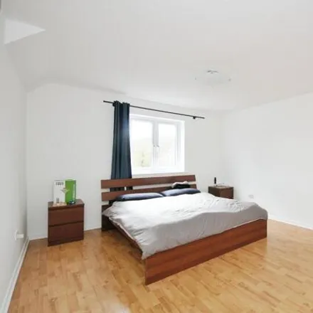 Image 7 - 49 Water Lane, London, SE14 5DN, United Kingdom - Townhouse for sale