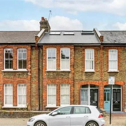 Rent this 2 bed room on Emu Road in London, SW8 3PH