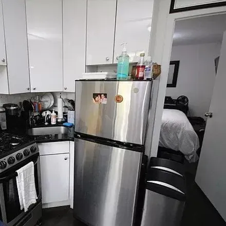 Image 3 - 269 East 10th Street, New York, NY 10009, USA - House for rent
