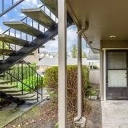 Image 2 - Michelle Court, Rohnert Park, CA 94928, USA - Condo for sale