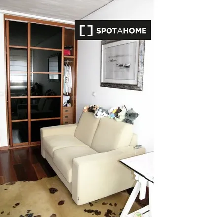 Rent this 2 bed room on calle periodista Asunción Valdés in 03540 Alicante, Spain