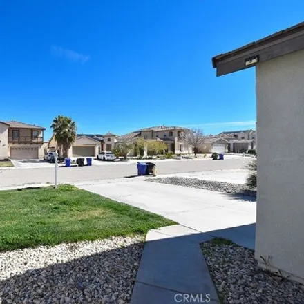 Image 2 - 11960 Autumn Wind Lane, Victorville, CA 92392, USA - House for sale