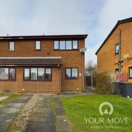 Rent this 3 bed duplex on Rochester Crescent in Crewe, CW1 5YF