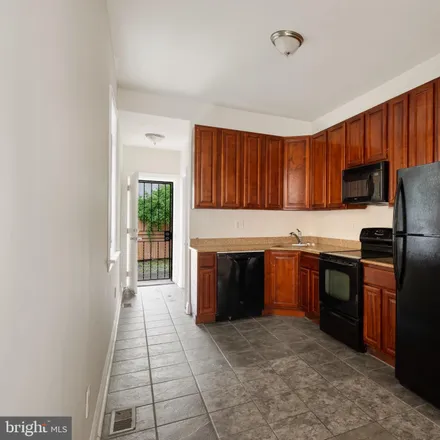 Image 6 - 1631 North Bouvier Street, Philadelphia, PA 19121, USA - Townhouse for sale