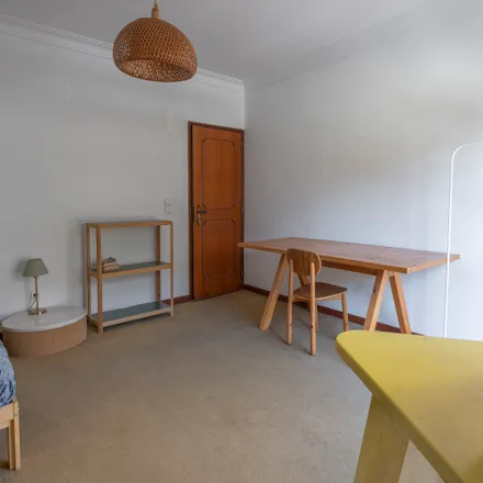 Rent this 1 bed room on Rua do Vale de São Martinho in 2710-627 Sintra, Portugal
