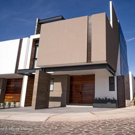 Buy this 4 bed house on Circuito San Junipero in Delegación Epigmenio González, 76146