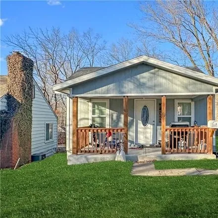 Buy this 3 bed house on 3070 Greeley Avenue in Kansas City, KS 66104