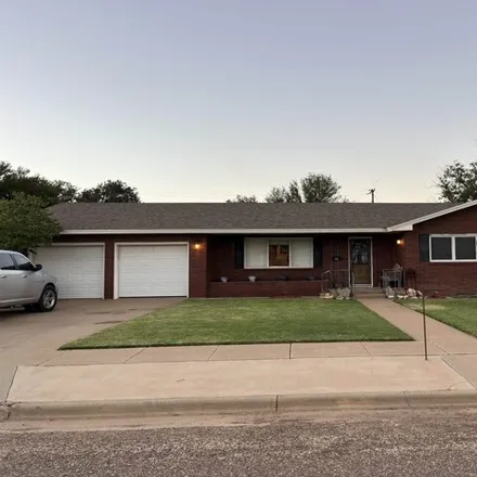 Buy this 3 bed house on 816 North 20th Street in Lamesa, TX 79331