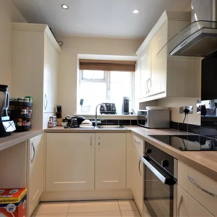 Image 3 - unnamed road, Bromley Park, London, BR1 3PR, United Kingdom - Apartment for rent