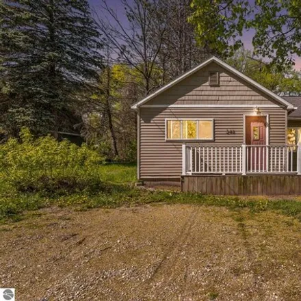 Buy this 3 bed house on 268 Robertson Street in Cadillac, MI 49601