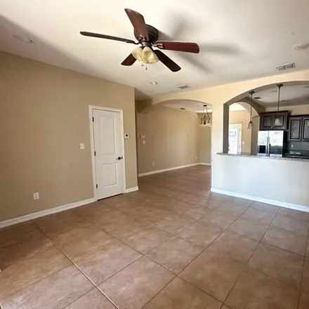 Image 3 - 1801 White Tail Drive, Harlingen, TX 78550, USA - House for rent