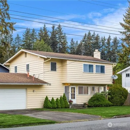 Buy this 4 bed house on 1748 North 162nd Street in Ronald, Shoreline