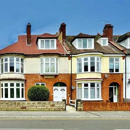 Rent this 2 bed apartment on Pall Mall in Leigh on Sea, SS9 1RQ
