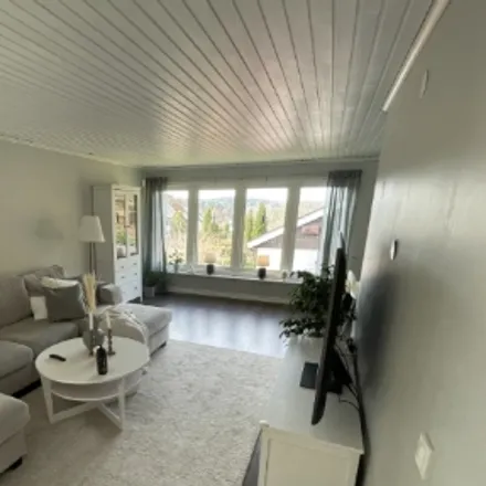 Rent this 6 bed house on Övre Skogsbacken 15 in 449 51 Alafors, Sweden