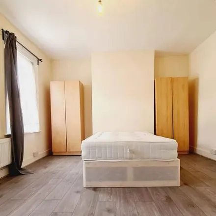 Rent this 2 bed apartment on 26 Oatlands Road in Enfield Highway, London