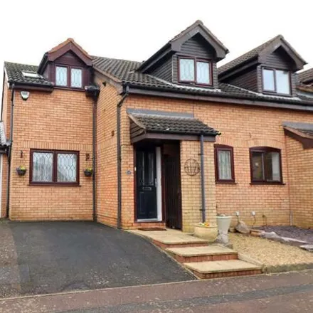 Image 1 - Tilgate, Luton, LU2 8RR, United Kingdom - House for sale