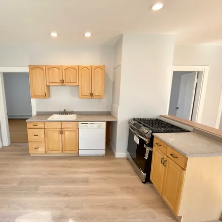 Rent this 3 bed condo on 108 Beacon St # 3