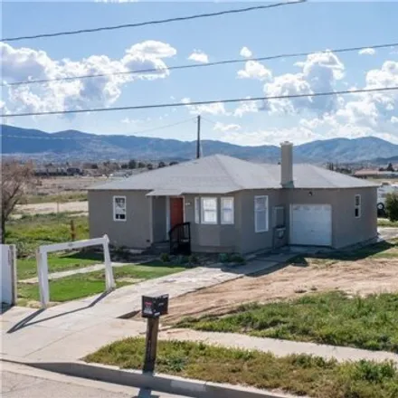 Image 3 - 38605 15th Street East, Palmdale, CA 93550, USA - House for sale