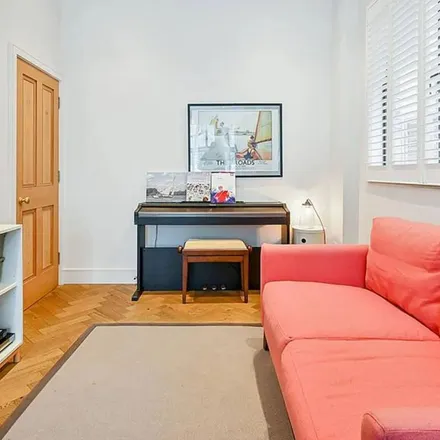 Image 2 - 34 Clovelly Road, London, W5 5HE, United Kingdom - Apartment for rent