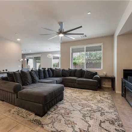 Image 3 - 1136 Strada Pecei, Henderson, NV 89011, USA - House for sale