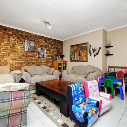 Image 1 - 1200 Melody Street, Johannesburg Ward 97, Roodepoort, 2156, South Africa - Townhouse for rent