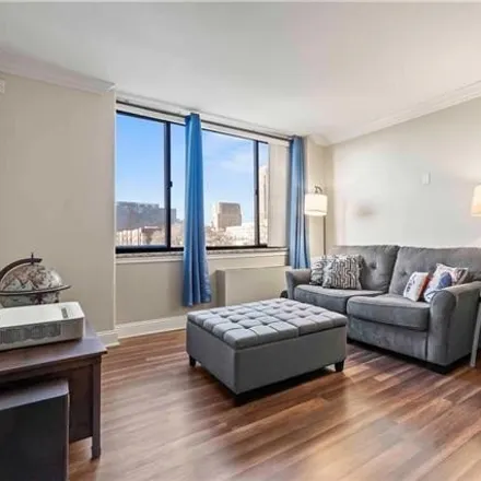 Image 4 - The Manhattan Condominiums, 700 East 8th Street, Kansas City, MO 64106, USA - Condo for sale