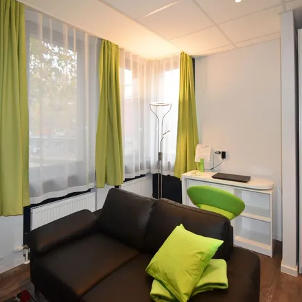 Rent this 1 bed apartment on Triftstraße 53 in 60528 Frankfurt, Germany