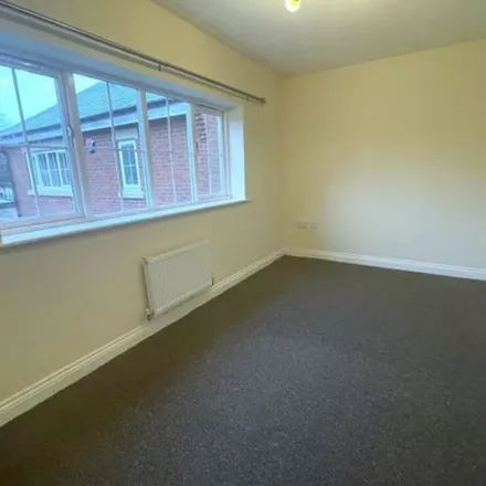 Rent this 3 bed duplex on Ravens Wood Brow in Billinge, WN5 7HB