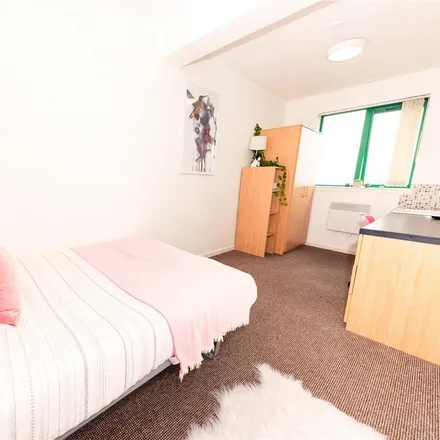 Rent this 1 bed apartment on Lidl in London Road, Knowledge Quarter