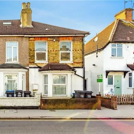 Buy this 3 bed duplex on Dering Road in London, CR0 1DS
