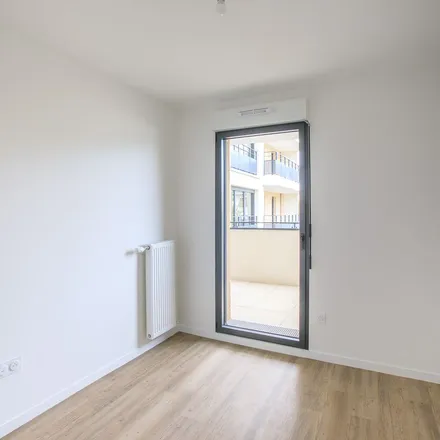 Rent this 1 bed apartment on 47 Rue du Petit Bois / Rue de la Dhuys in 93100 Montreuil, France