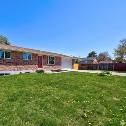 Image 2 - 5167 Applewood Drive, Taylorsville, UT 84129, USA - House for sale