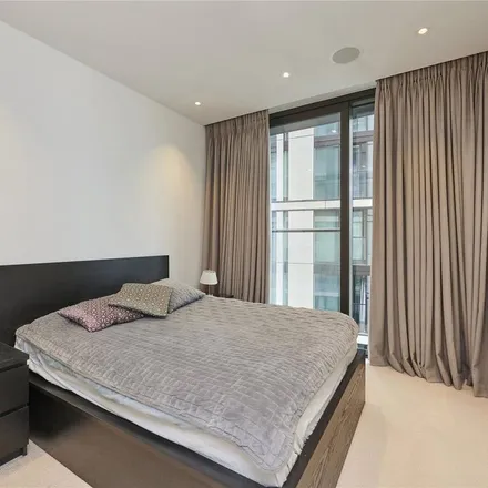 Rent this 1 bed apartment on 3 Merchant Square in London, W2 1AS