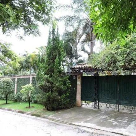 Buy this 5 bed house on Estrada Fazendinha in Jardim Ana Stella, Carapicuíba - SP