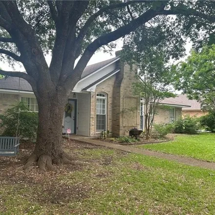 Buy this 3 bed house on 215 Bonham Drive in Hewitt, McLennan County