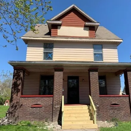 Buy this 4 bed house on 849 East Seventh Street in Flint, MI 48503