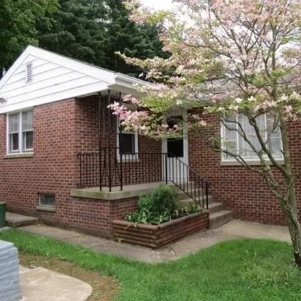 Buy this 3 bed house on 2003 Decatur Avenue in Wheeling, WV 26003