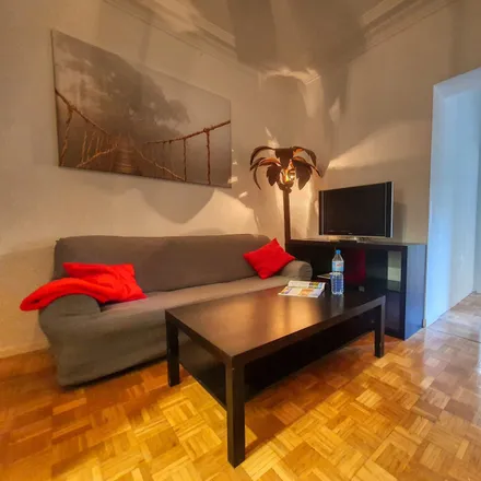 Rent this 5 bed apartment on Madrid in Calle de Vallehermoso, 69