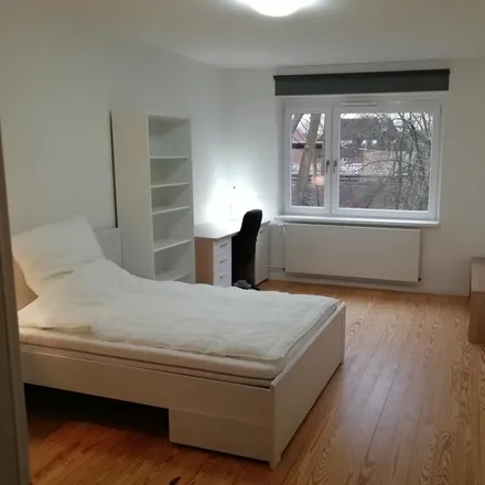 Rent this 1 bed apartment on Schlicksweg 10 in 22307 Hamburg, Germany