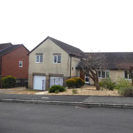Rent this 3 bed house on 10 Rabin Hill in Sturminster Newton, DT10 1EU