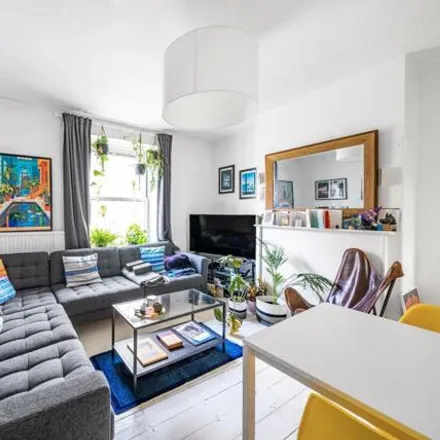 Image 1 - Rennie House, Bath Terrace, London, SE1 6QF, United Kingdom - Apartment for sale