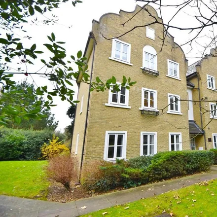 Rent this 2 bed apartment on Upton Park in Slough, SL1 2ED
