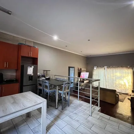 Rent this 2 bed townhouse on Martin Close in Johannesburg Ward 32, Sandton