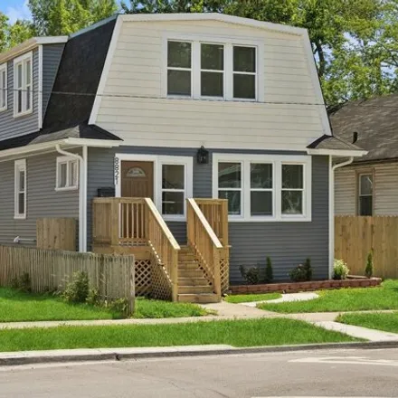 Buy this 6 bed house on 8821 South Racine Avenue in Chicago, IL 60620